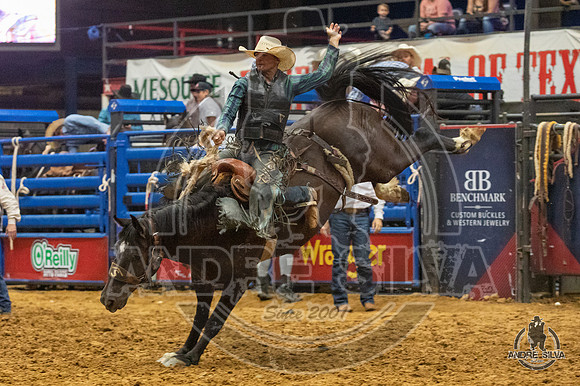 07_06_19_Mesquite_Saddle Bronc Riding_Robert Haley_140_Silva