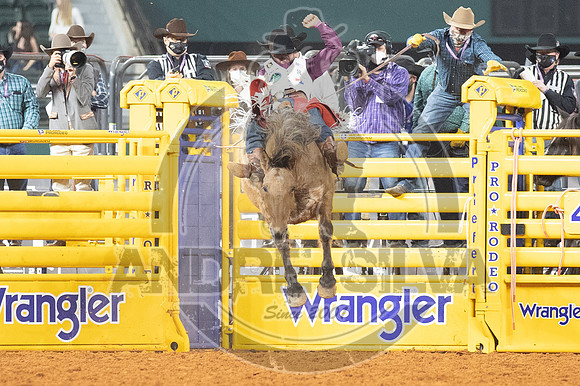 2020_Dez_11_WNFR_Bareback_Mason Clements_715