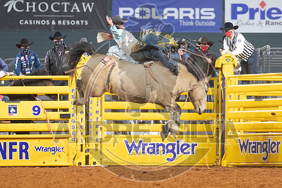 2020_Dez_12_WNFR_Bareback_Jamie Howlett_164