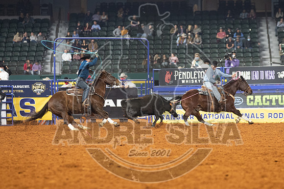 2020_Dez_11_WNFR_Team_Roping_Charly Crawford  Logan Medlin_848