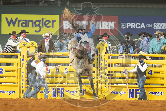 2020_Dez_06_WNFR_Bareback_Winn Ratliff_114