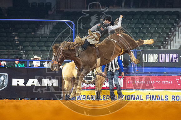 2020_Dez_03_WNFR_Bareback_Jake Brown_104