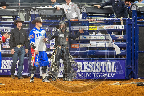 2021_TheAmerican_Bull Riding_Colten Fritzlan_AndreSilva_966