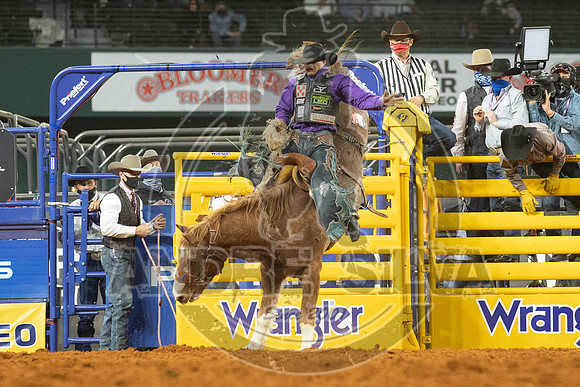 2020_Dez_06_WNFR_Saddle_Bronc_Isaac Diaz_257