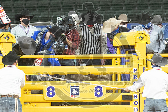 2020_Dez_06_WNFR_Bull_Riding_Stetson Wright_501