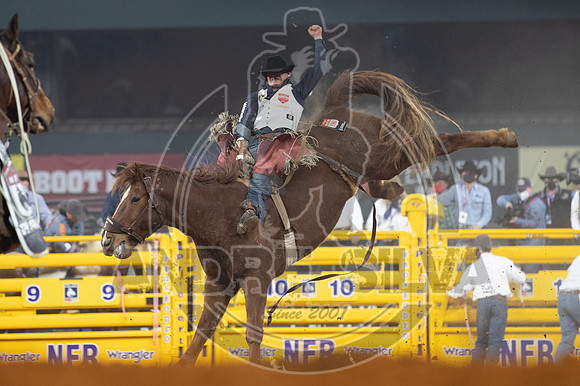 2020_Dez_05_WNFR_Bareback_Riding_Clayton Biglow_088