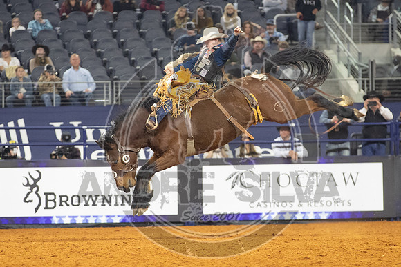 2021_TheAmerican_Saddle Bronc_Brody Cress_AndreSilva_332