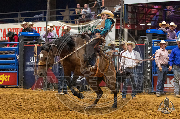 07_06_19_Mesquite_Womens_Ranch_Bronc_Riding_Crystal Collins_088_Silva