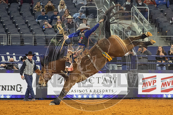 2021_TheAmerican_Saddle Bronc_Sage Newman_AndreSilva_311