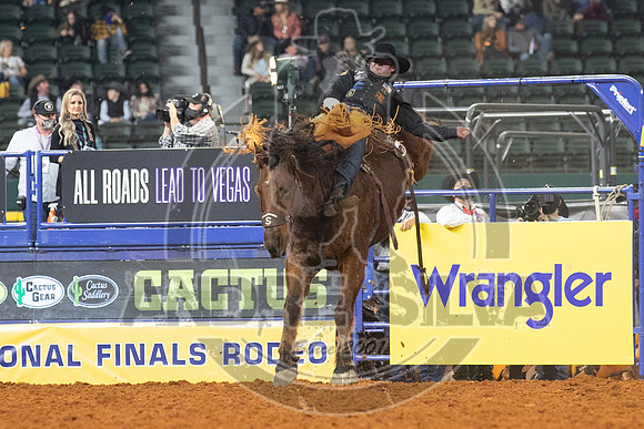 2020_Dez_12_WNFR_Bareback_Kaycee Feild_213