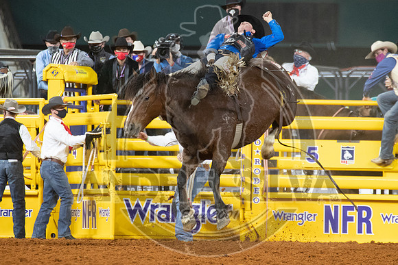 2020_Dez_09_WNFR_Bareback_Jake Brown_049