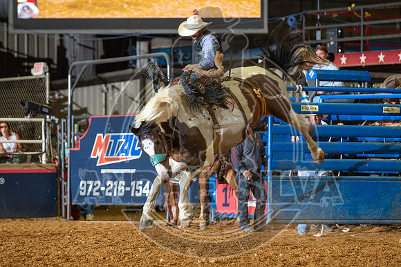 2020_06_13_Mesquite_Saddle_Bronc_Isaac_Richard_386_Silva