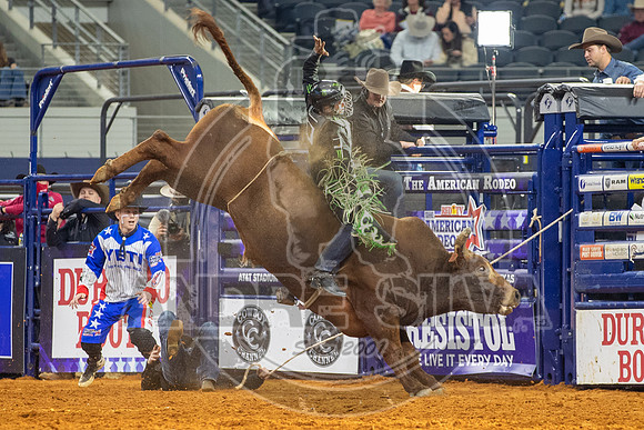 2021_TheAmerican_Bull Riding_Marco Eguchi _AndreSilva_960