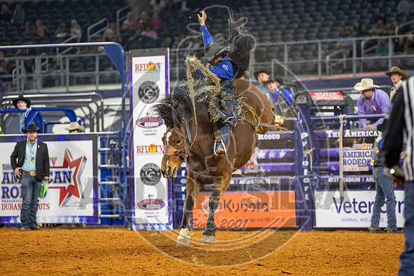 2021_TheAmerican_Saddle Bronc_Rusty Wirght_AndreSilva_316