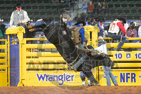 2020_Dez_06_WNFR_Bull_Riding_Brady Portenier_482