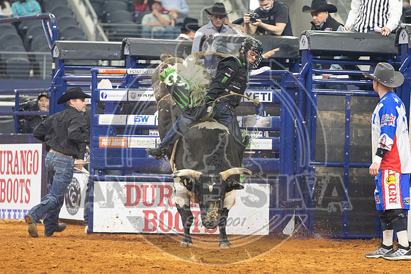 2021_TheAmerican_Bull Riding_Marco Eguchi _AndreSilva_805