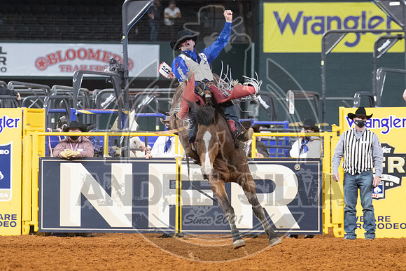 2020_Dez_09_WNFR_Bareback_Leighton Berry_256