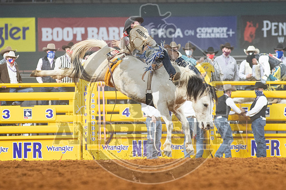 2020_Dez_06_WNFR_Bareback_Chad Rutherford_122