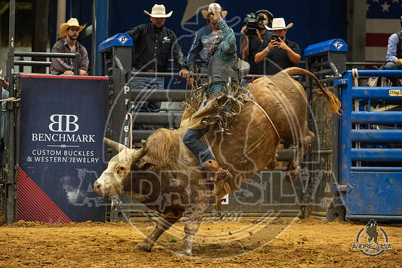 07_06_19_Mesquite_Bull_Riding_Wesley Smith_231_Silva