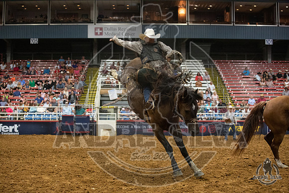 07_06_19_Mesquite_Saddle Bronc Riding_Dalton Davis_155_Silva