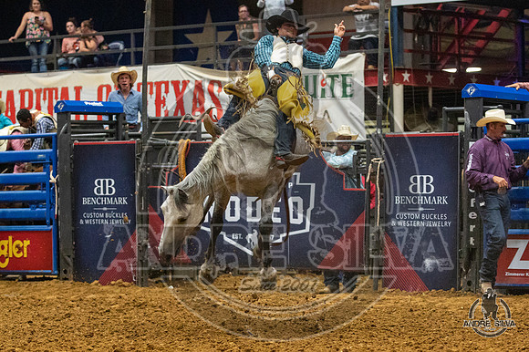 07_06_19_Mesquite_Bareback_Riding_Tyler Johnson_056_Silva
