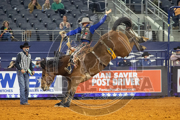 2021_TheAmerican_Saddle Bronc_Sage Newman_AndreSilva_310
