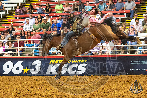 07_06_19_Mesquite_Bareback_Riding_Jonny Walker_050_Silva