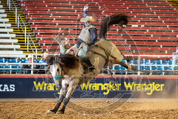 2020_06_13_Mesquite_Saddle_Bronc_Riding_464_Silva