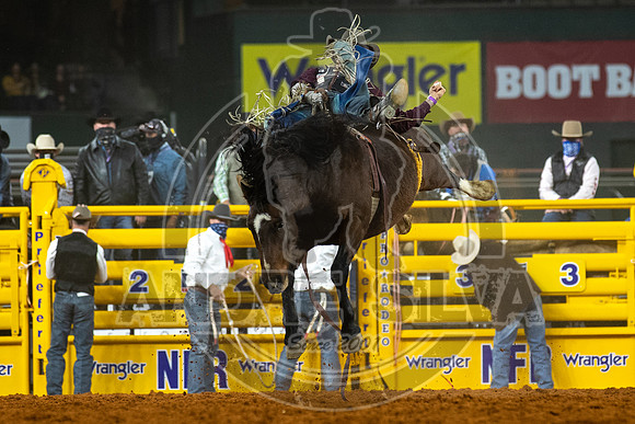 2020_Dez_06_WNFR_Bareback_Orin Larsen_071