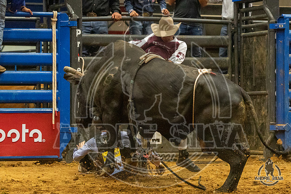 07_06_19_Mesquite_Bull_Riding_Lane Stevens_235_Silva