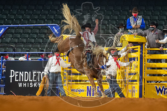 2020_Dez_03_WNFR_Bareback_Clayton Biglow_142