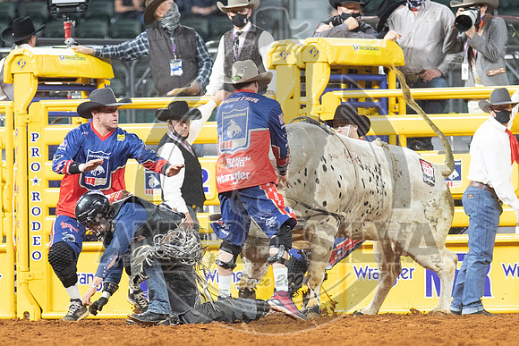 2020_Dez_11_WNFR_Bull_Riding_Colten Fritzlan_1240