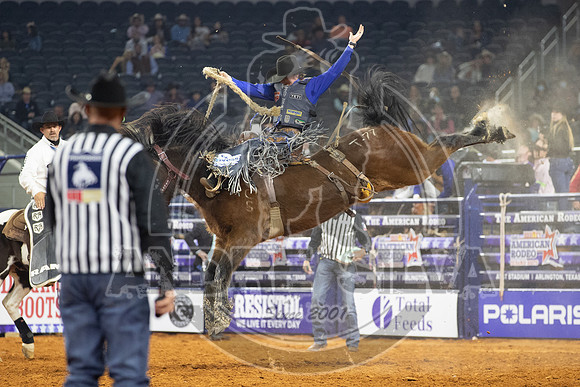2021_TheAmerican_Saddle Bronc_Ryder Wright_AndreSilva_353