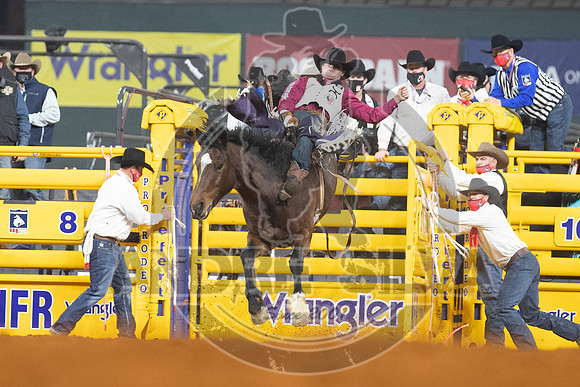 2020_Dez_03_WNFR_Bareback_Cole Reiner_121