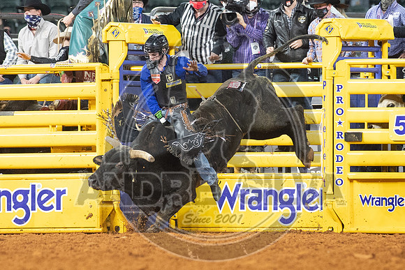 2020_Dez_11_WNFR_Bull_Riding_Ky Hamilton_1231