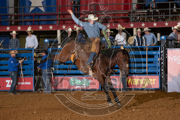 2020_06_06_Mesquite_Saddle_Bronc_Riding_Parker Fleet_480_Silva