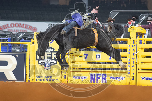 2020_Dez_03_WNFR_Bareback_Jamie Howlett_138
