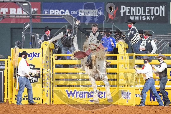2020_Dez_11_WNFR_Bareback_Tim OConnell_758