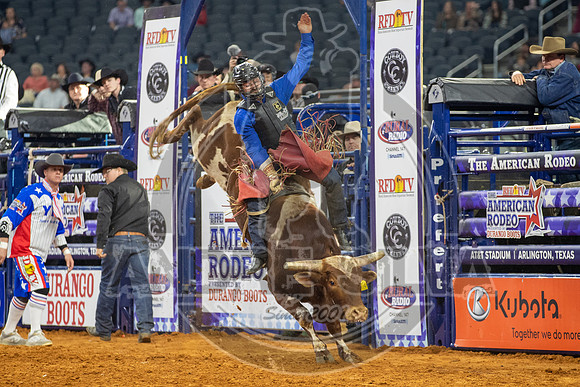 2021_TheAmerican_Bull Riding_Dustin Boquet_AndreSilva_976