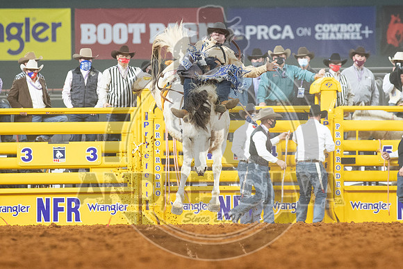 2020_Dez_06_WNFR_Bareback_Chad Rutherford_120