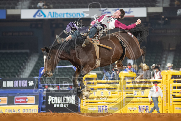 2020_Dez_03_WNFR_Bareback_Cole Reiner_126