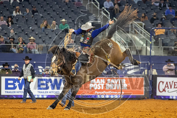 2021_TheAmerican_Saddle Bronc_Lefty Holman_AndreSilva_355