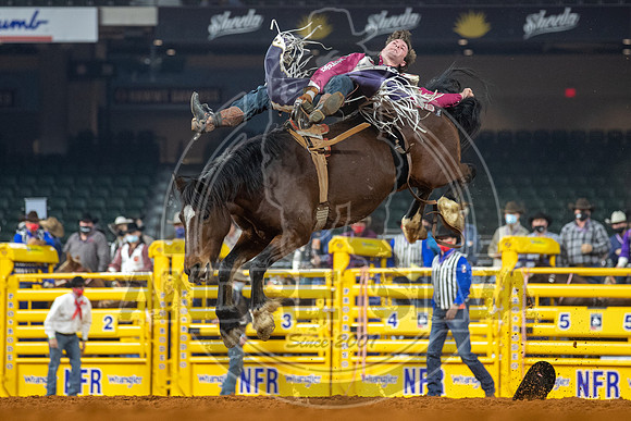 2020_Dez_03_WNFR_Bareback_Cole Reiner_125