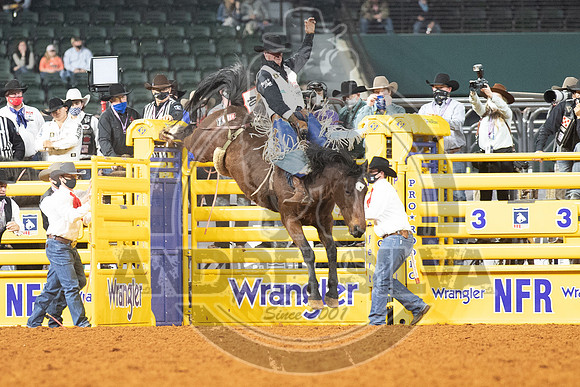 2020_Dez_11_WNFR_Bareback_Richmond Champion_683