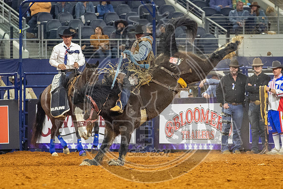 2021_TheAmerican_Saddle Bronc_Jake Watson_AndreSilva_335