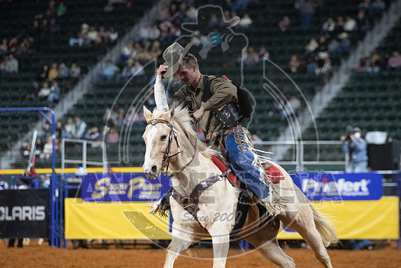 2020_Dez_09_WNFR_Bareback_Orin Larsen_133