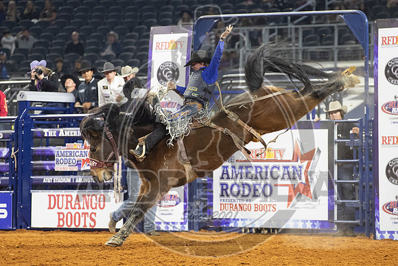 2021_TheAmerican_Saddle Bronc_Ryder Wright_AndreSilva_350