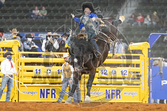 2020_Dez_06_WNFR_Saddle_Bronc_Rusty Wright_286