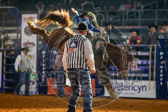 2021_TheAmerican_Saddle Bronc_Ryder Wright_AndreSilva_916