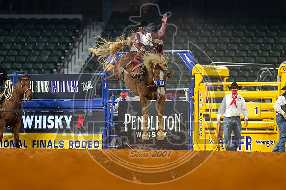 2020_Dez_03_WNFR_Bareback_Clayton Biglow_144